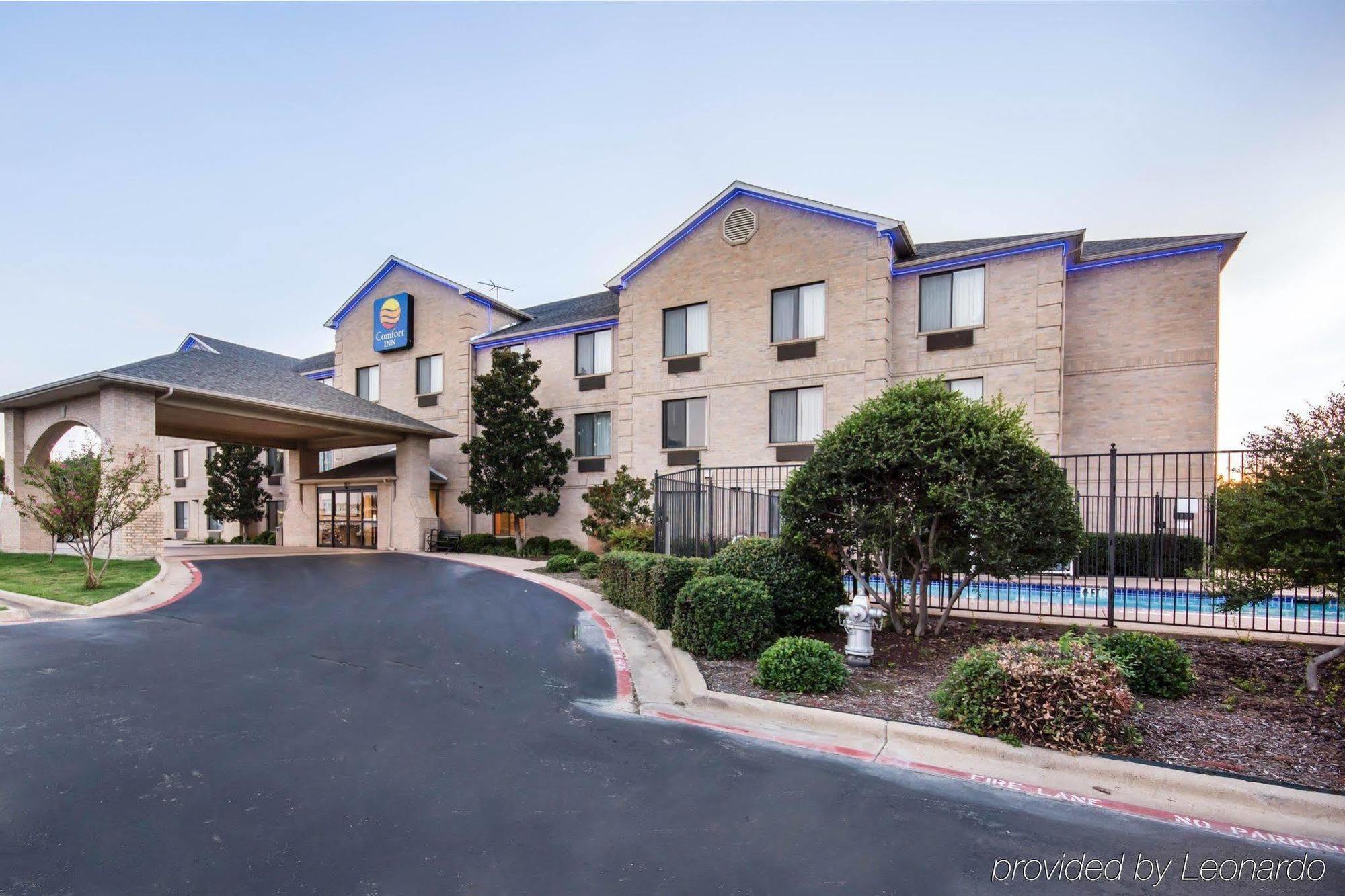 Comfort Inn & Suites Mansfield Exterior photo